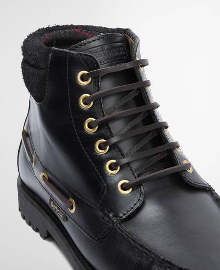 Tiller Moccasin Boots Black